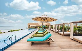 มามากา บาย โอโวโล